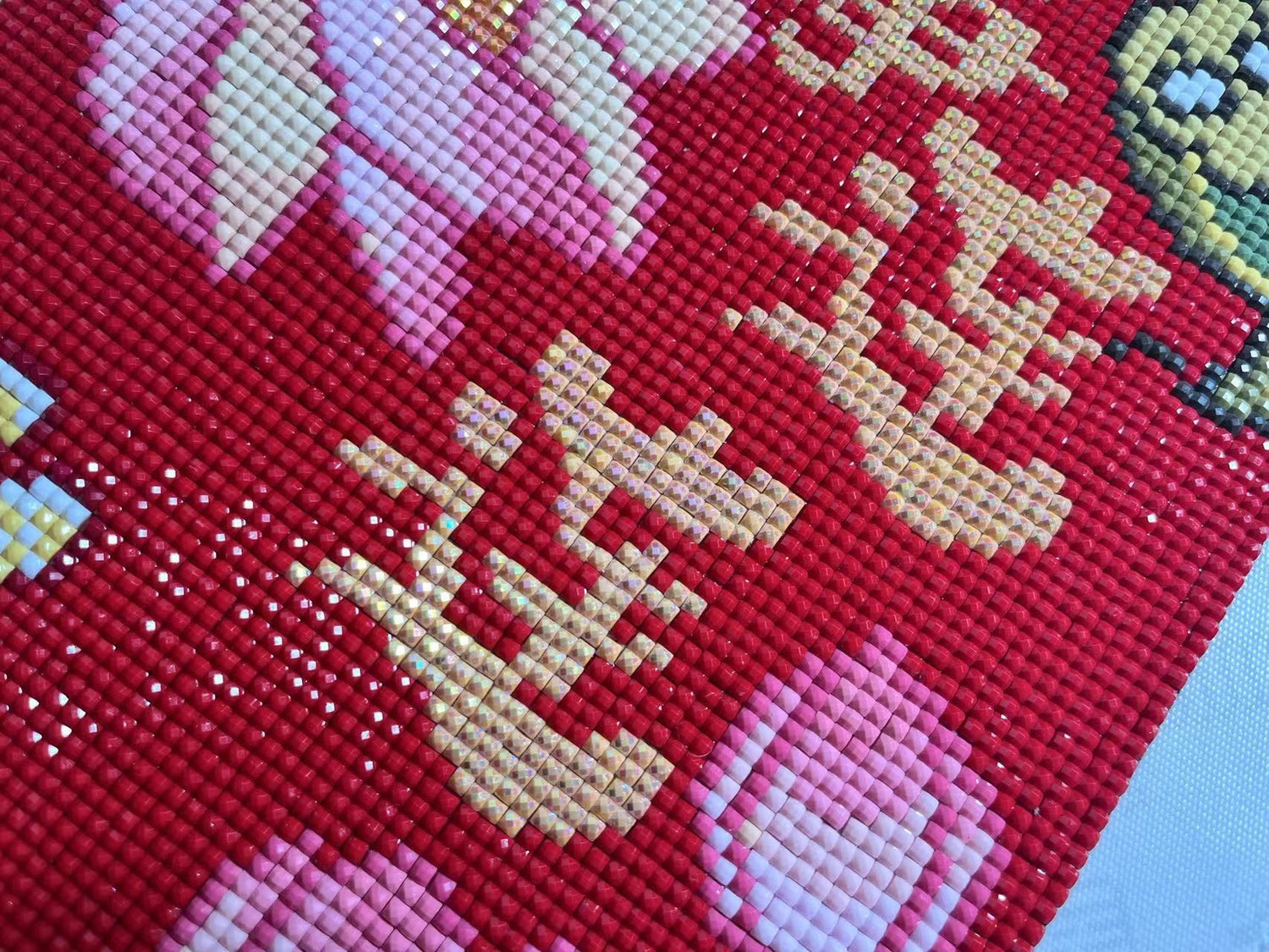 Es gibt viele freudige Anlässe – 喜事莲莲 (bedeutet überschwängliche Freude und anhaltendes Glück.)