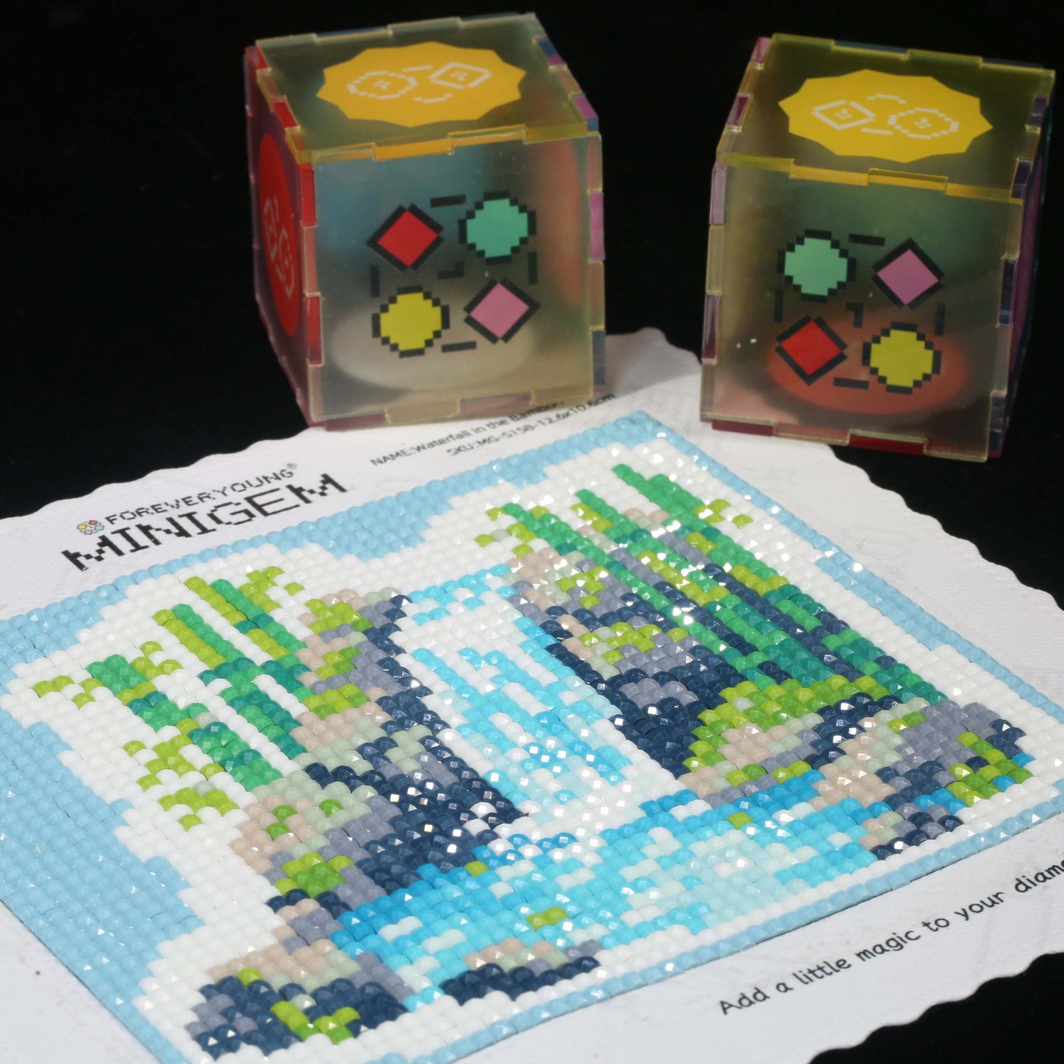 Minigem® :Waterfall in the Bamboo Grove