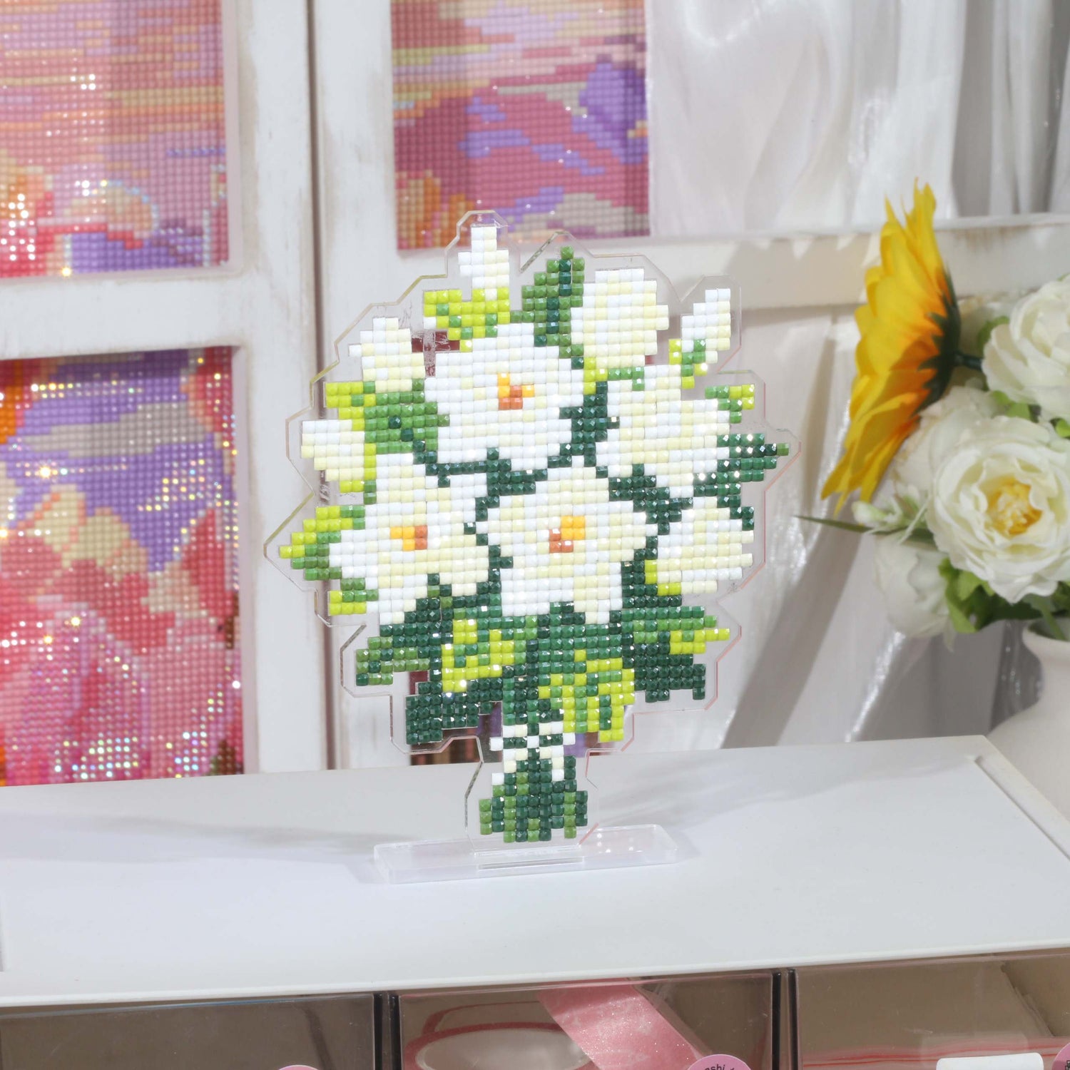 White Rose Bouquet Acrylic Diamond Art Display Stand