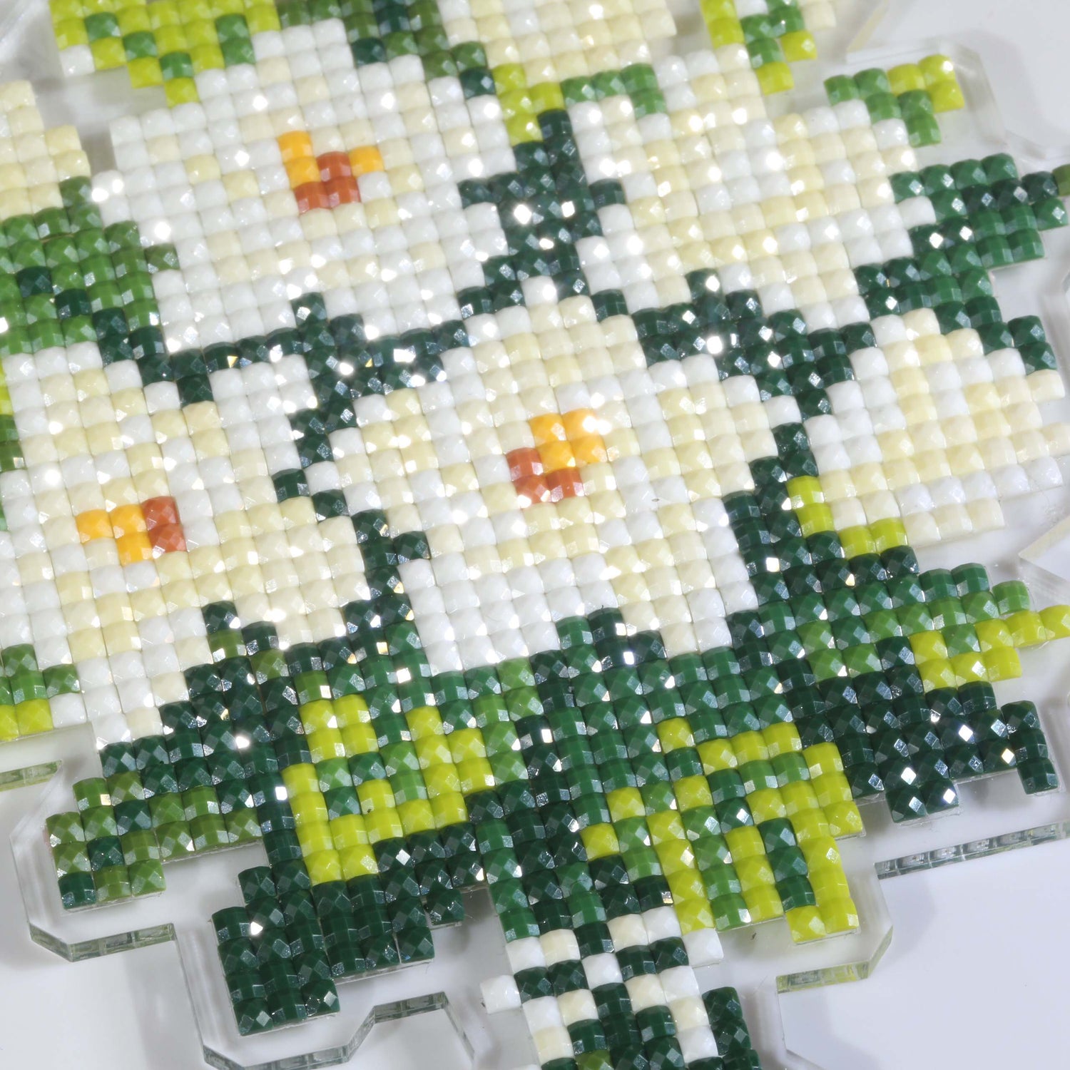 White Rose Bouquet Acrylic Diamond Art Display Stand