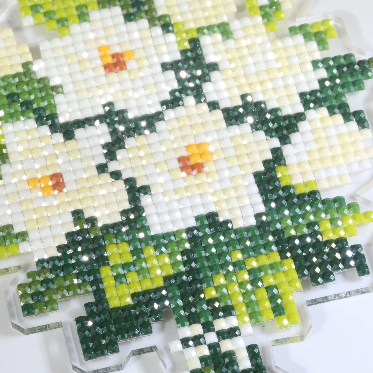 White Rose Bouquet Acrylic Diamond Art Display Stand