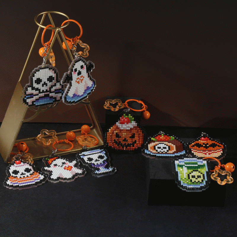Lumigem Spooky Halloween Diamond Painting Keychains