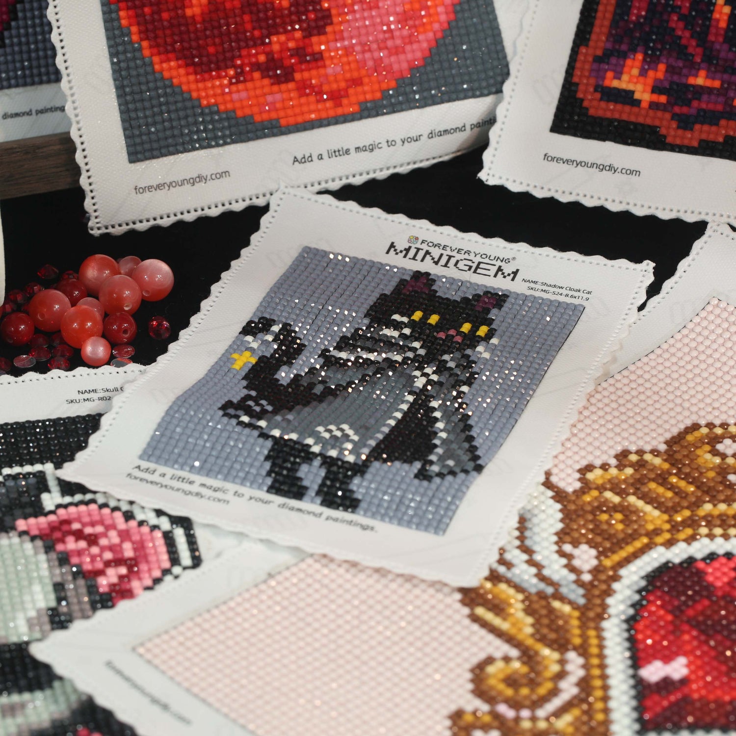 Minigem® :Shadow Cloak Cat