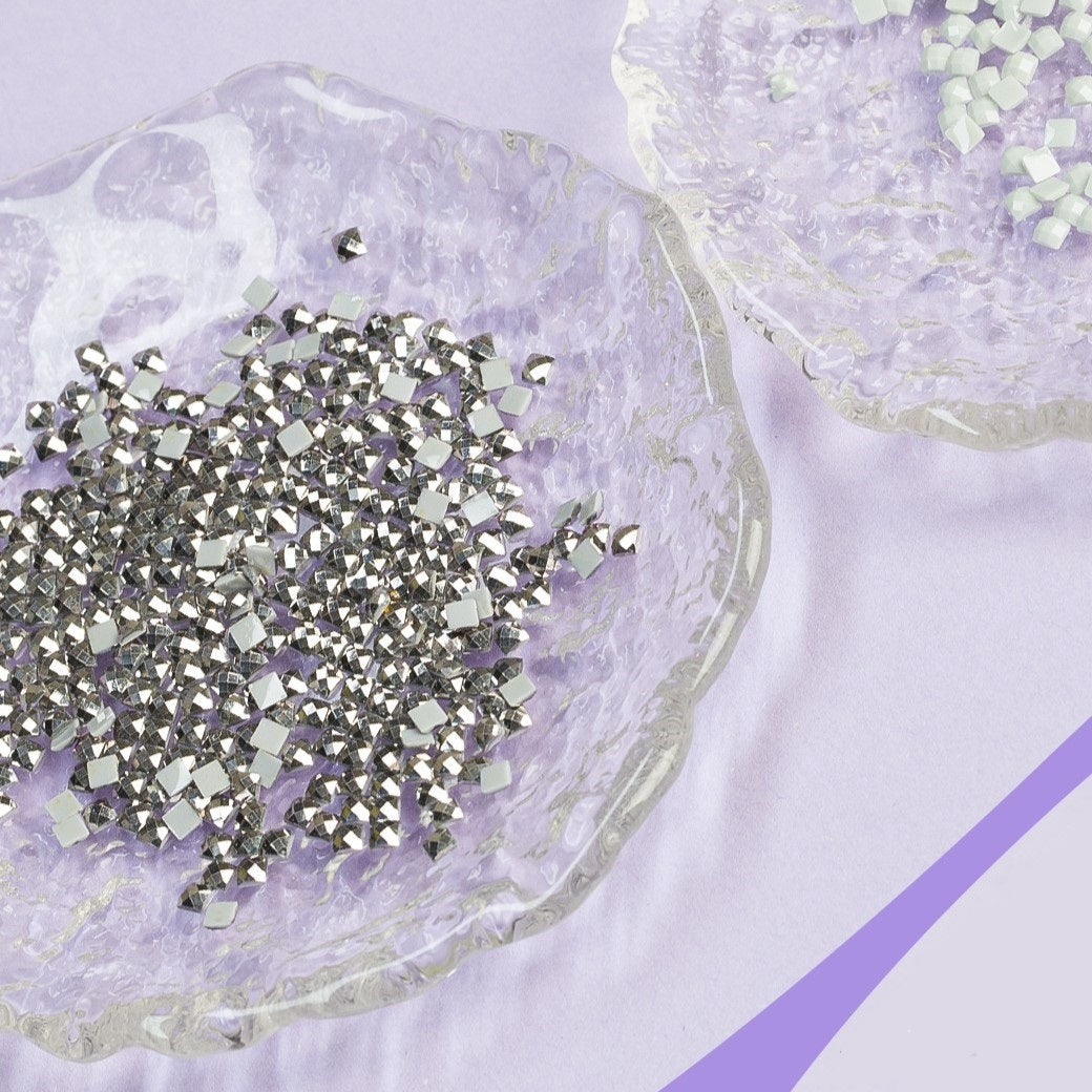 Runde Diamant-Malperlen in 20 Farben.