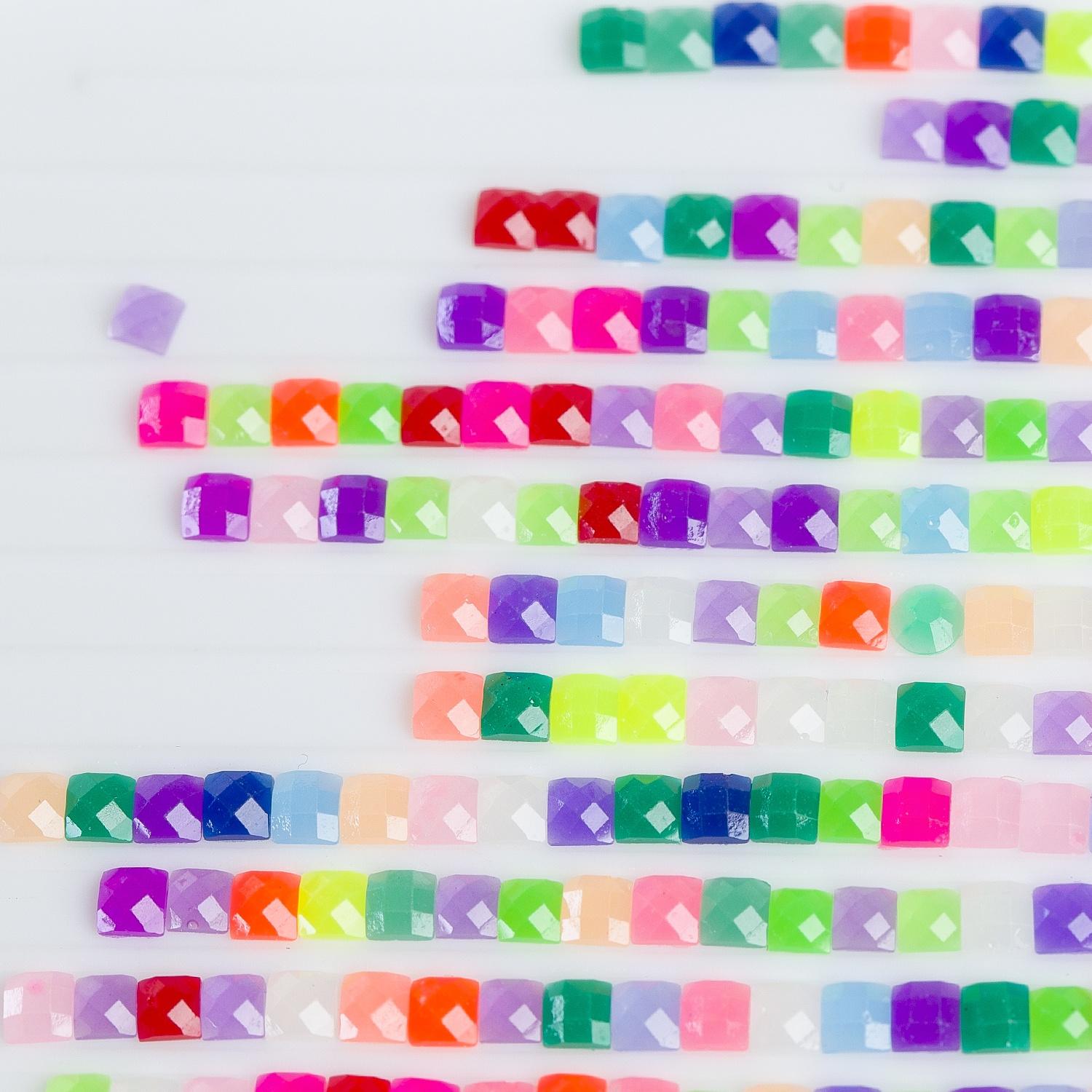 Quadratische, im Dunkeln leuchtende Diamant-Malperlen in 20 Farben