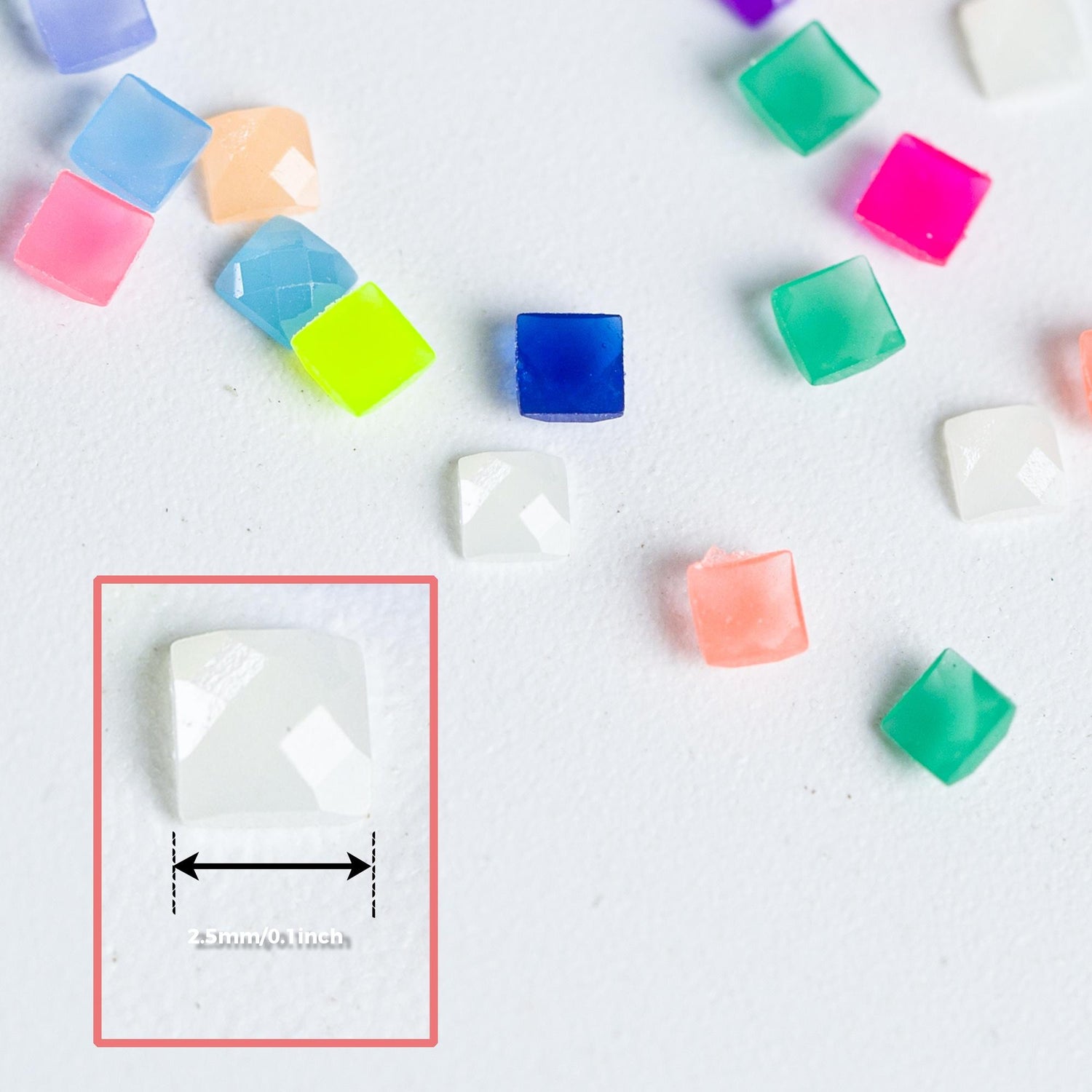 Quadratische, im Dunkeln leuchtende Diamant-Malperlen in 20 Farben