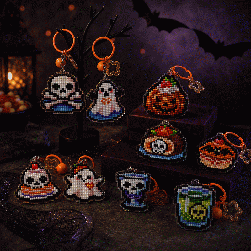 Lumigem Spooky Halloween Diamond Painting Keychains