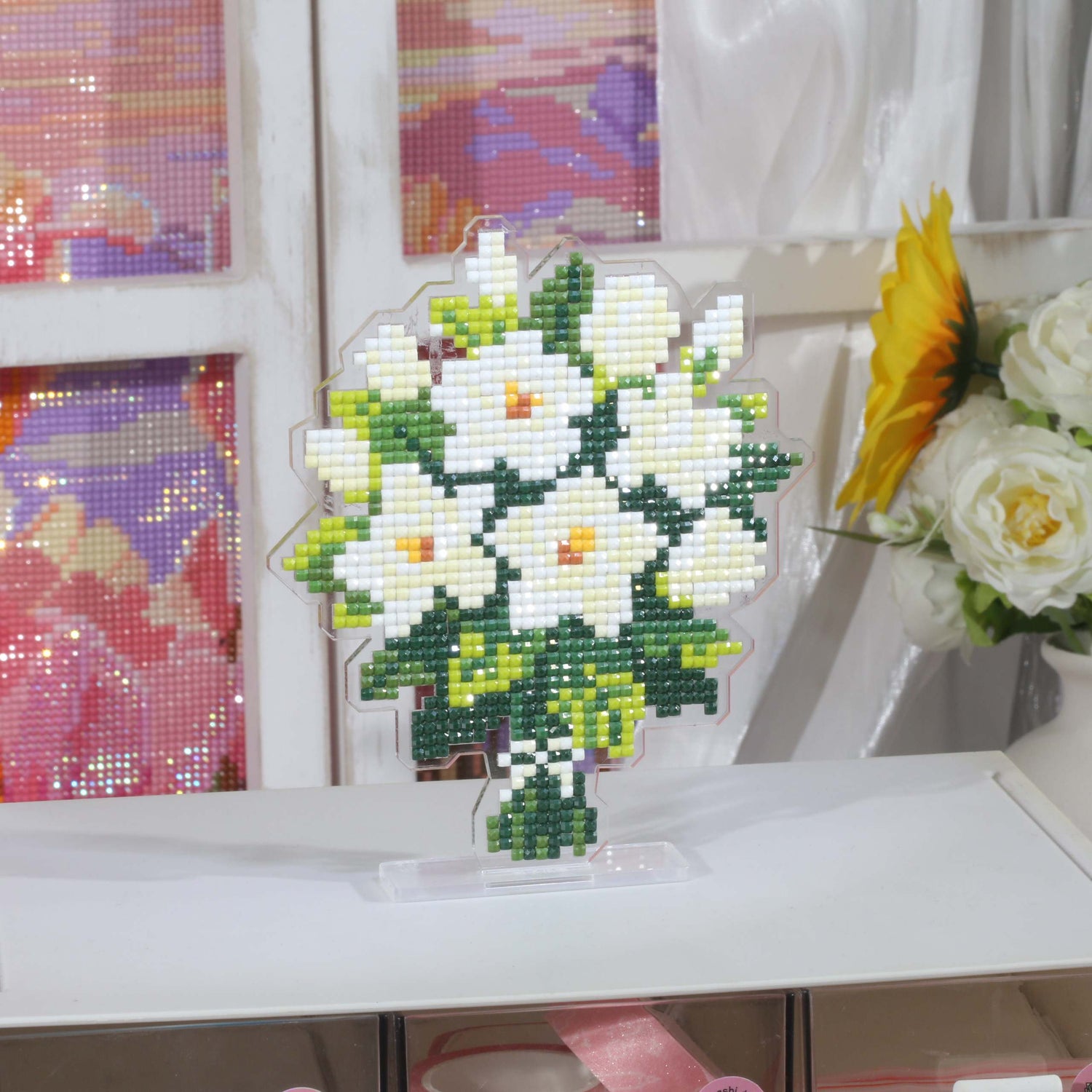 White Rose Bouquet Acrylic Diamond Art Display Stand