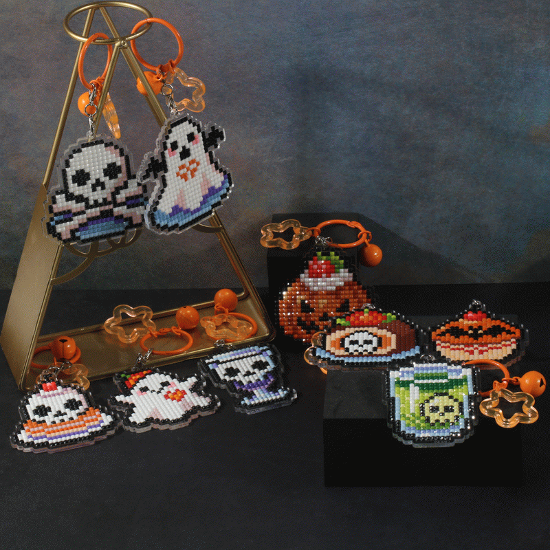 Lumigem Spooky Halloween Diamond Painting Keychains