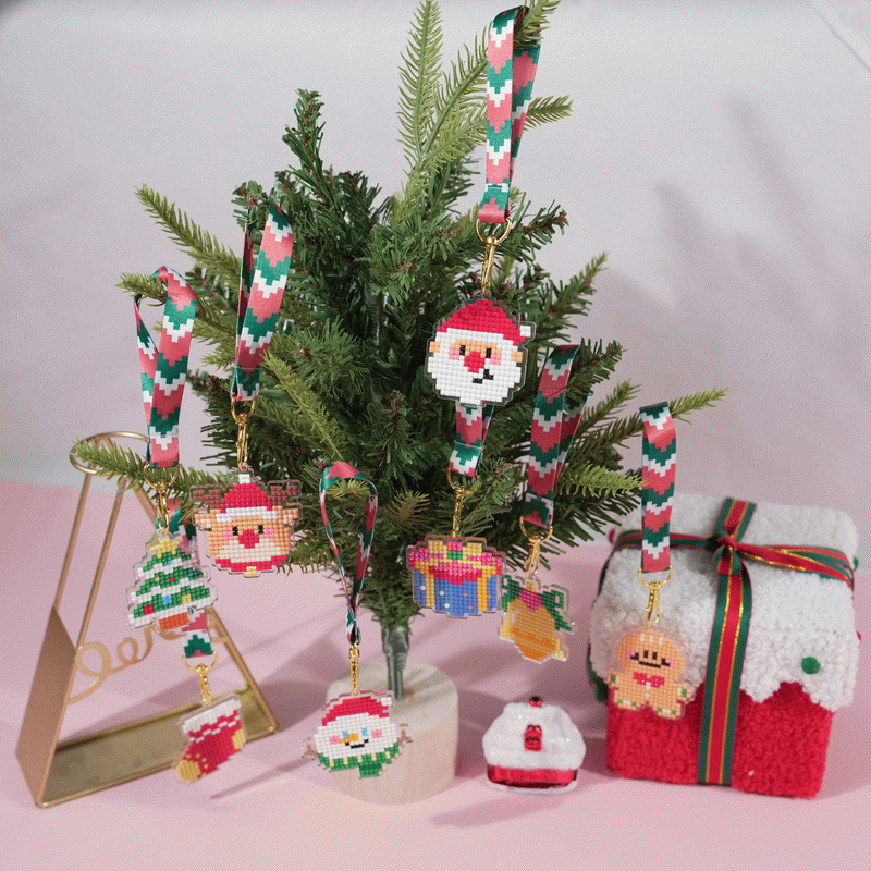 Lumigem Christmas Diamond Painting Keychain Collection