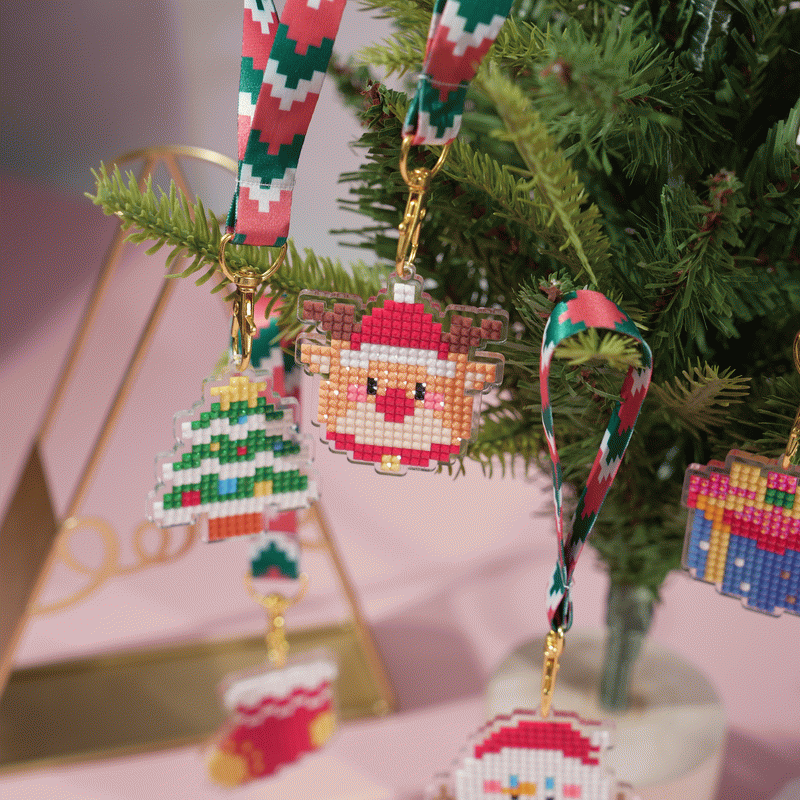 Lumigem Christmas Diamond Painting Keychain Collection